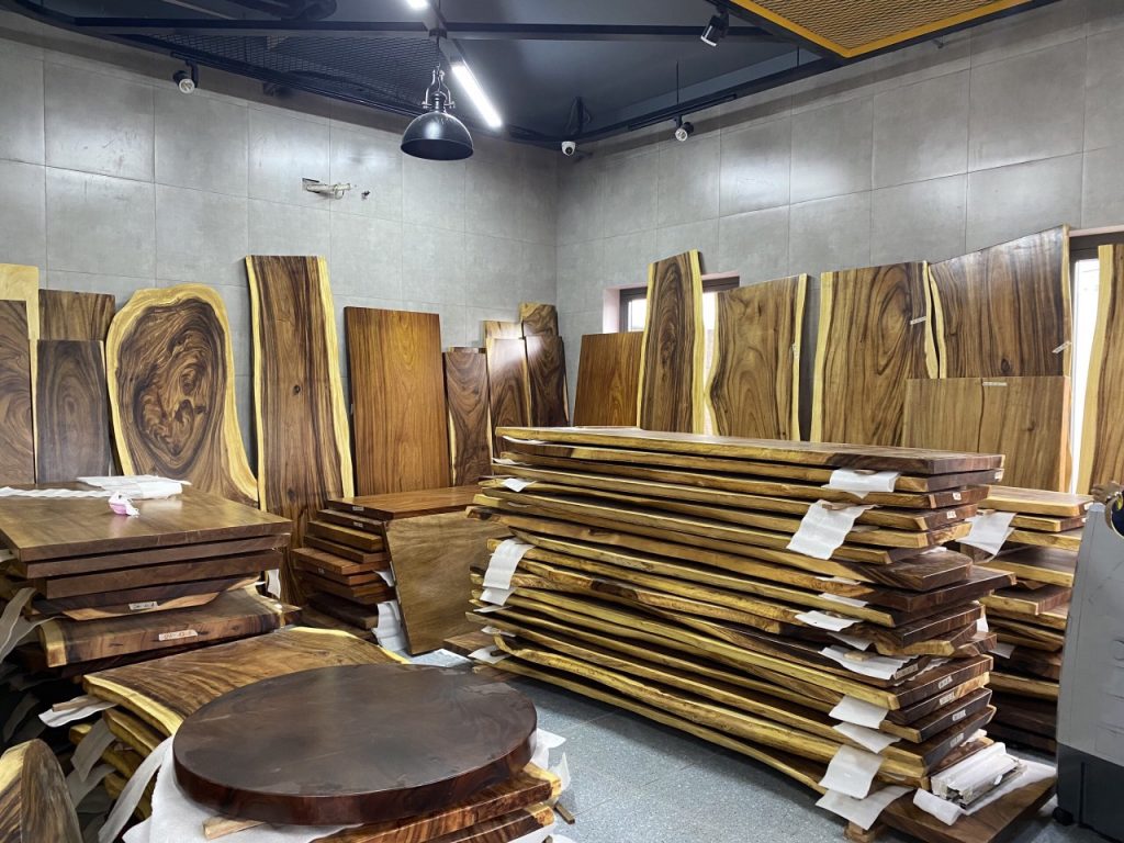 bàn gỗ nguyên tấm tự nhiên