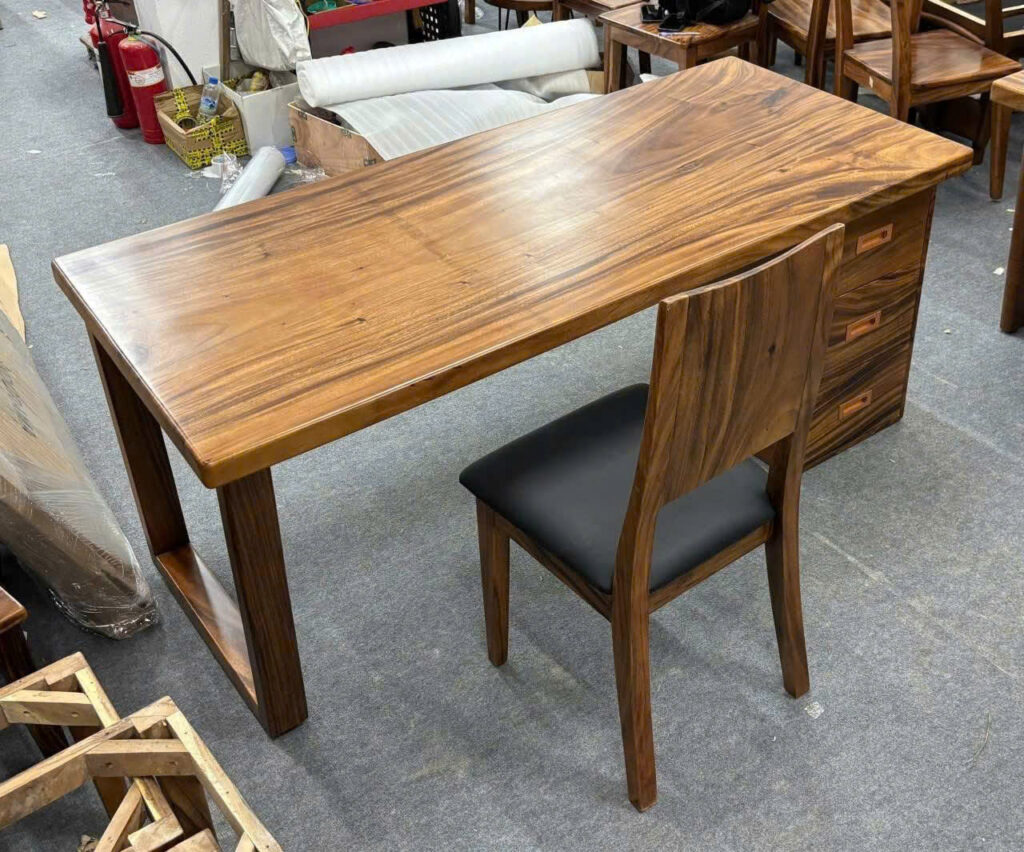 Bàn Làm Việc Văn Phòng Có Tủ Kéo 1400x700mm