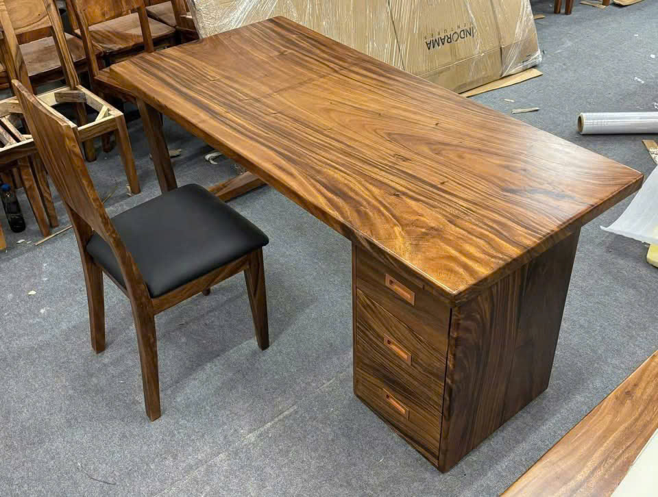 Bàn Làm Việc Văn Phòng Có Tủ Kéo 1400x700mm