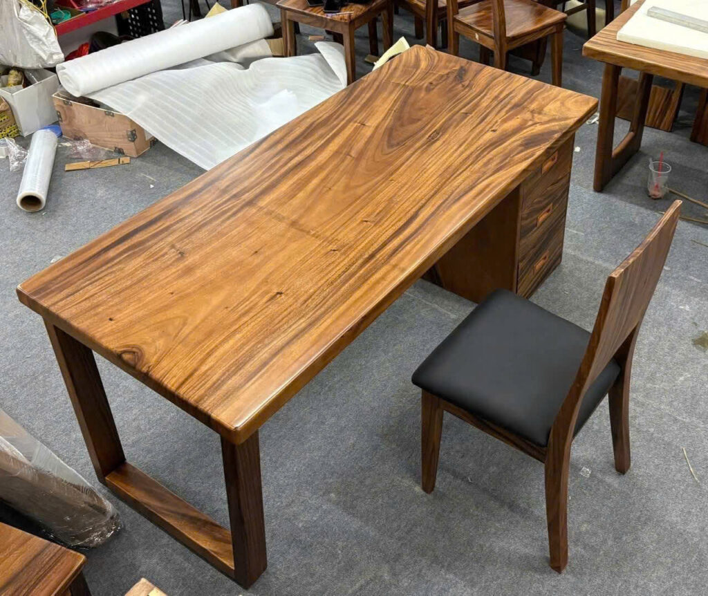 Bàn Làm Việc Văn Phòng Có Tủ Kéo 1400x700mm