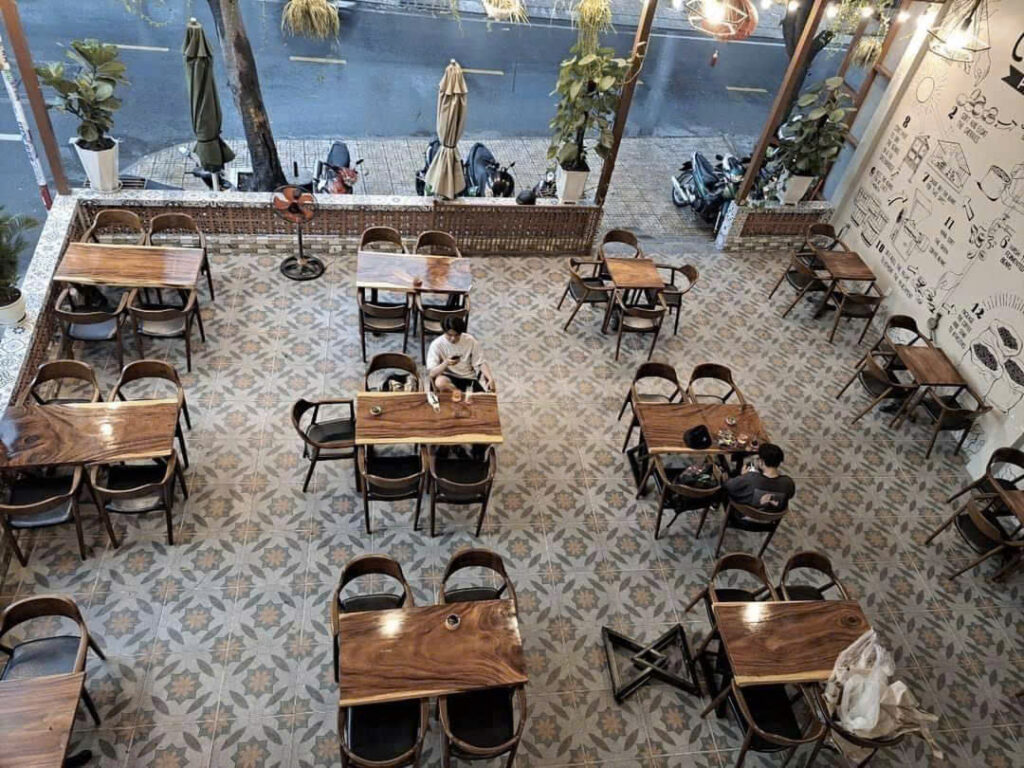 SamanWood – Xưởng Uy Tín sản xuất bàn ghế ăn, nội thất bằng gỗ me tây